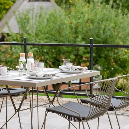 Park Am X Nattika Ayurveda, Health Spirit Penzlin